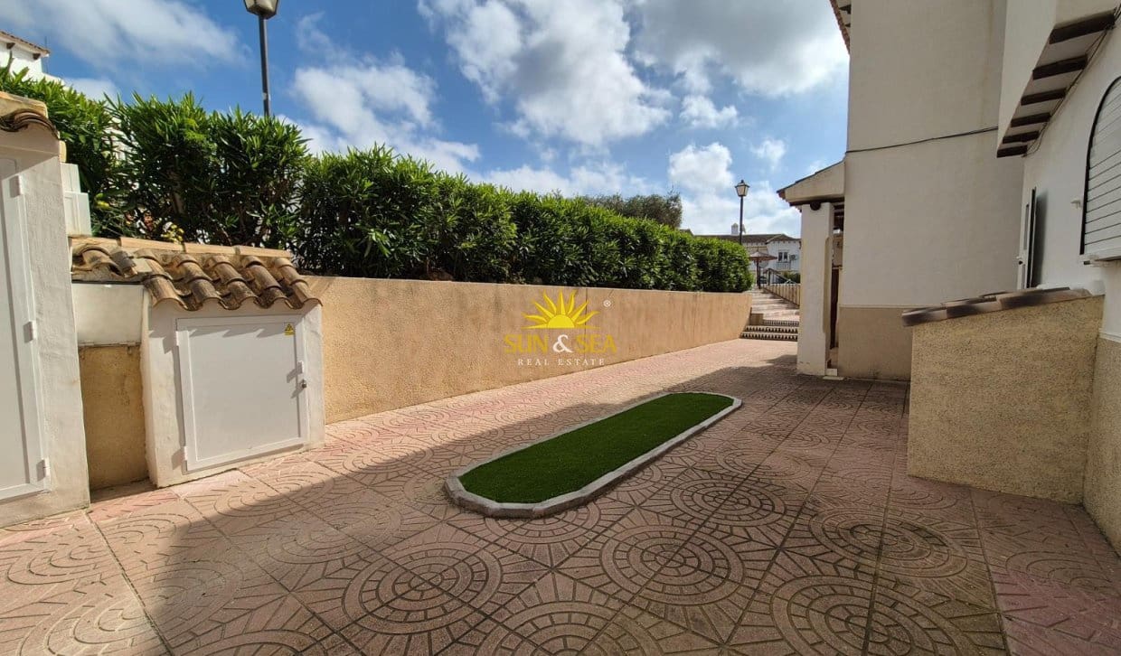 Casa de 1 habitación en San Miguel de Salinas en venta con piscina - 157.000 € (Ref: 9867690)