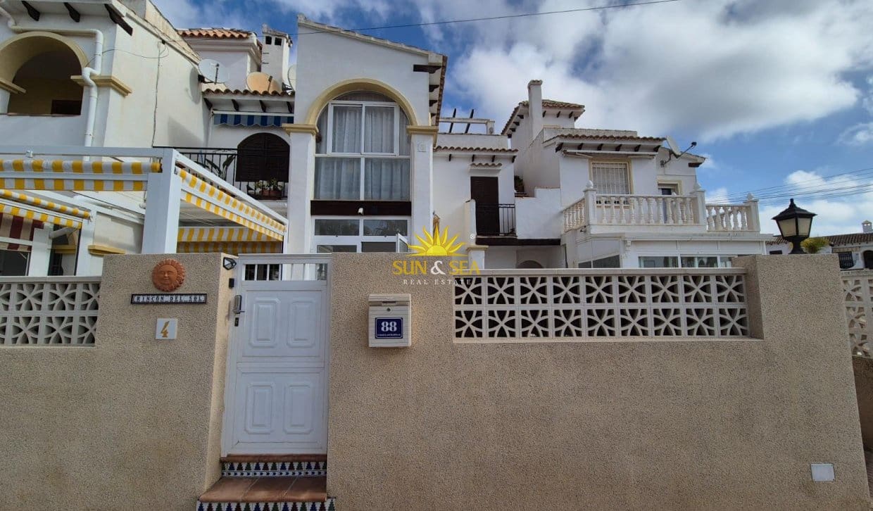 Casa de 1 habitación en San Miguel de Salinas en venta con piscina - 157.000 € (Ref: 9867690)