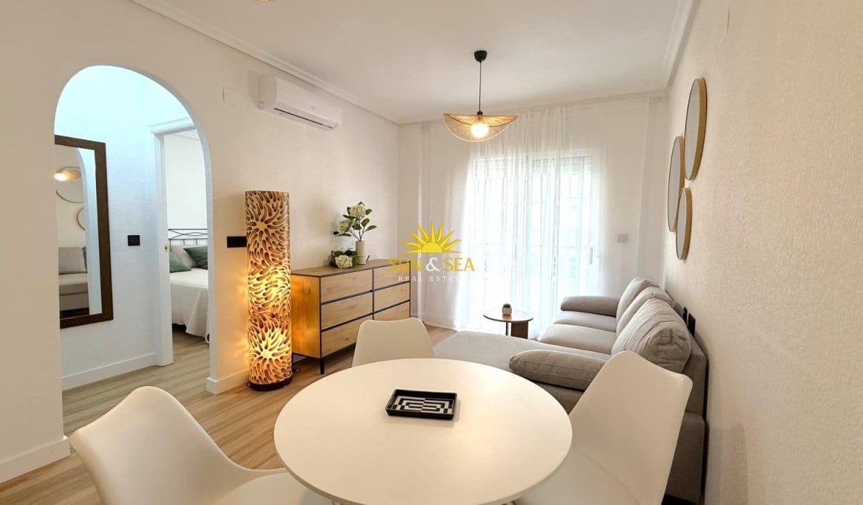 2 slaapkamer Appartement te koop in Torrevieja - € 169.000 (Ref: 9867691)