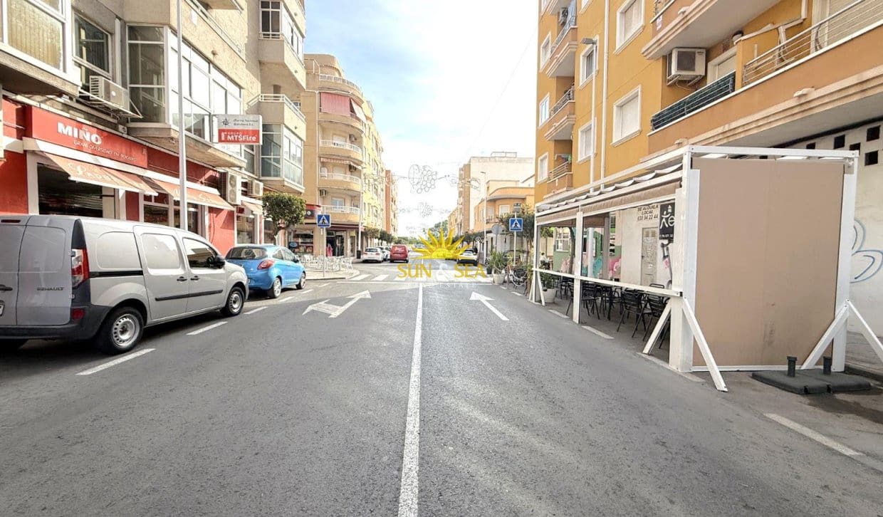 2 slaapkamer Appartement te koop in Torrevieja - € 169.000 (Ref: 9867691)