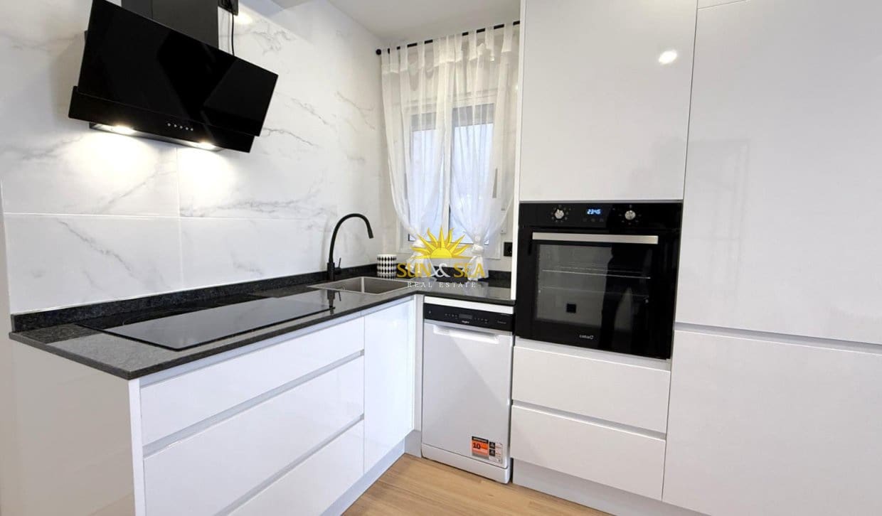 2 slaapkamer Appartement te koop in Torrevieja - € 169.000 (Ref: 9867691)
