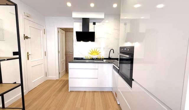 2 slaapkamer Appartement te koop in Puerto Deportivo, Torrevieja - € 169.000 (Ref: 9867691)