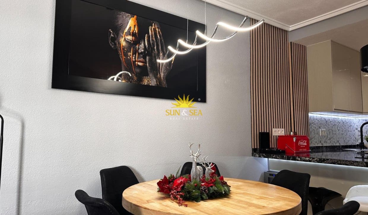 3 soverom Leilighet til salgs i Torrevieja med svømmebasseng - € 199 900 (Ref: 9867692)