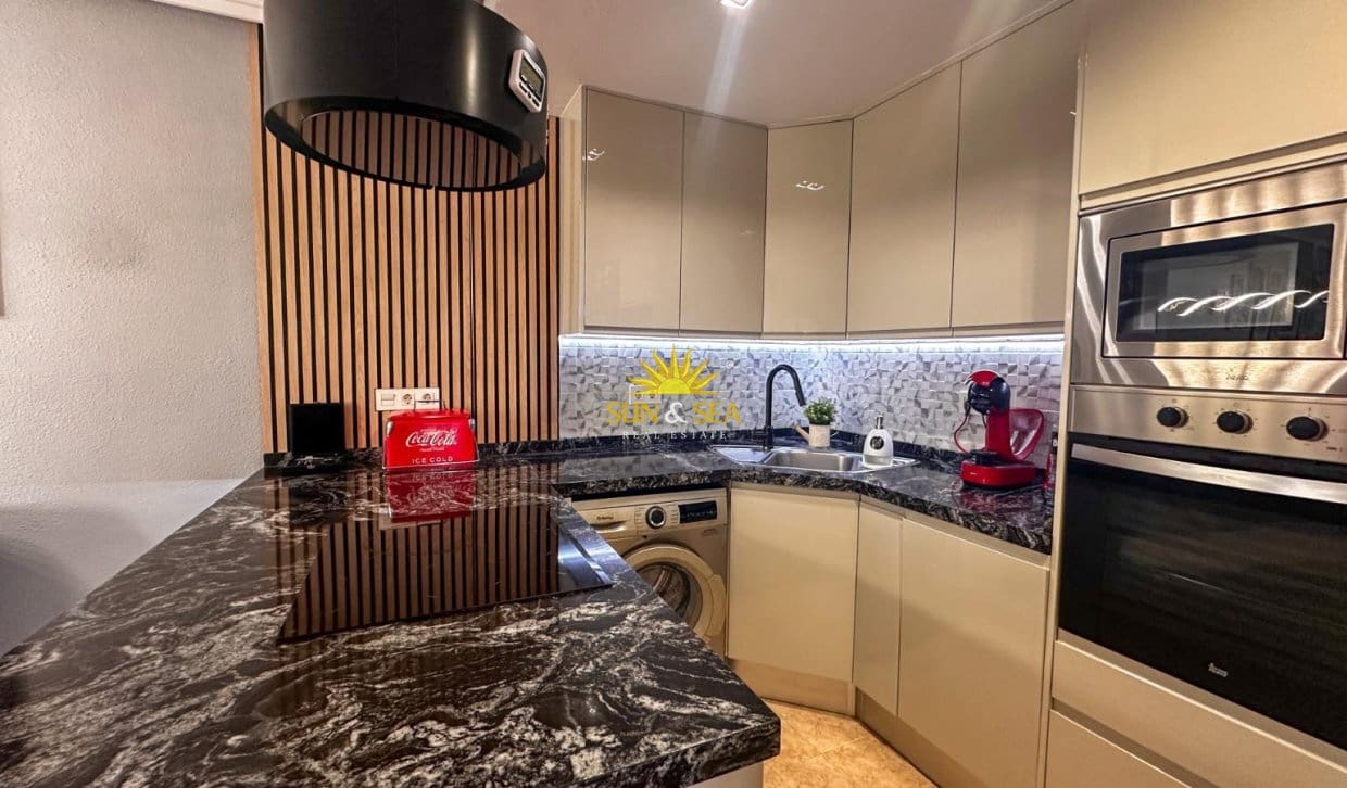 3 soverom Leilighet til salgs i Torrevieja med svømmebasseng - € 199 900 (Ref: 9867692)