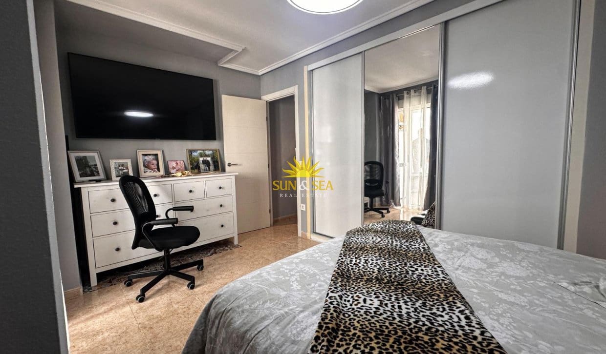 3 soverom Leilighet til salgs i Torrevieja med svømmebasseng - € 199 900 (Ref: 9867692)