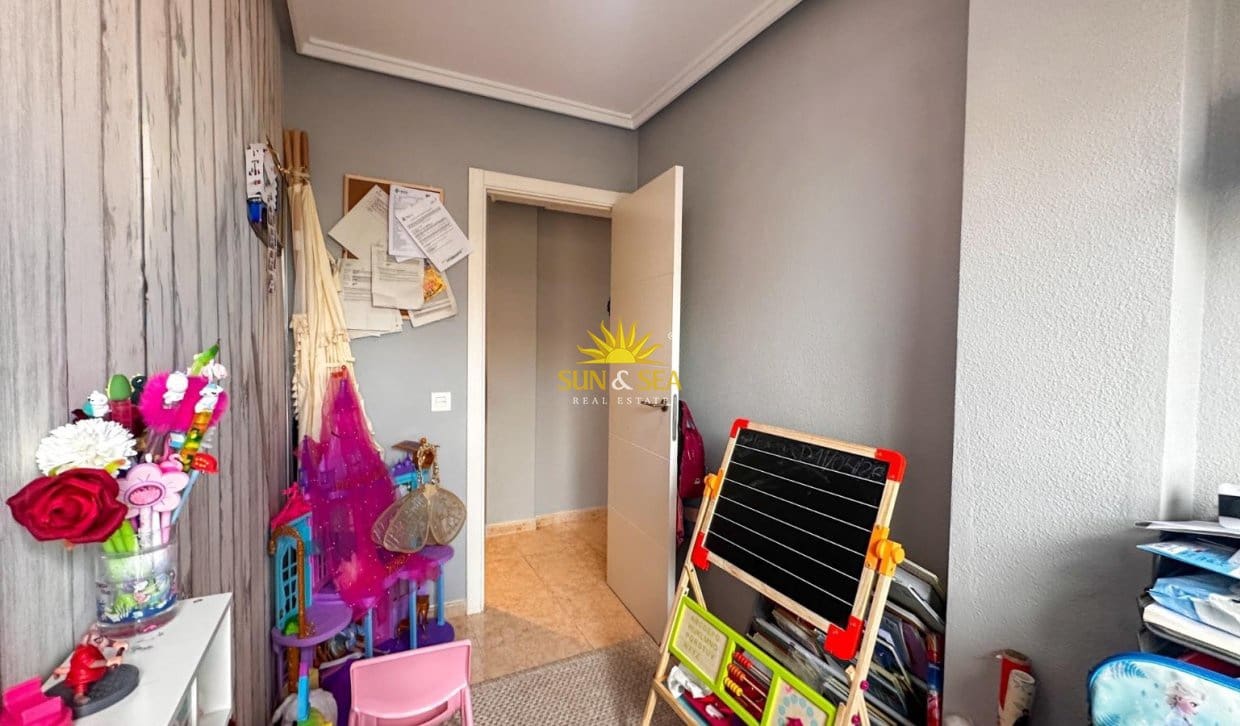 3 soverom Leilighet til salgs i Torrevieja med svømmebasseng - € 199 900 (Ref: 9867692)