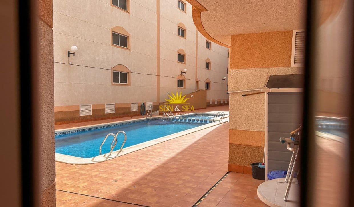 3 soverom Leilighet til salgs i Torrevieja med svømmebasseng - € 199 900 (Ref: 9867692)
