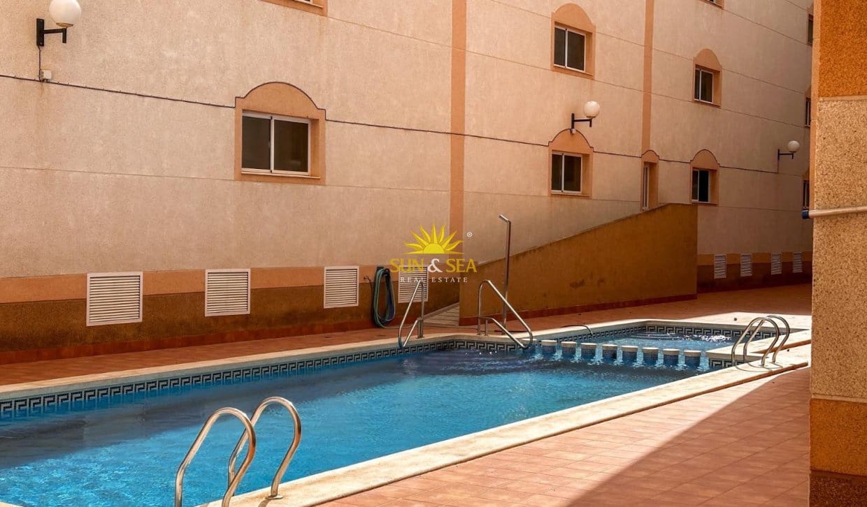 3 soverom Leilighet til salgs i Torrevieja med svømmebasseng - € 199 900 (Ref: 9867692)