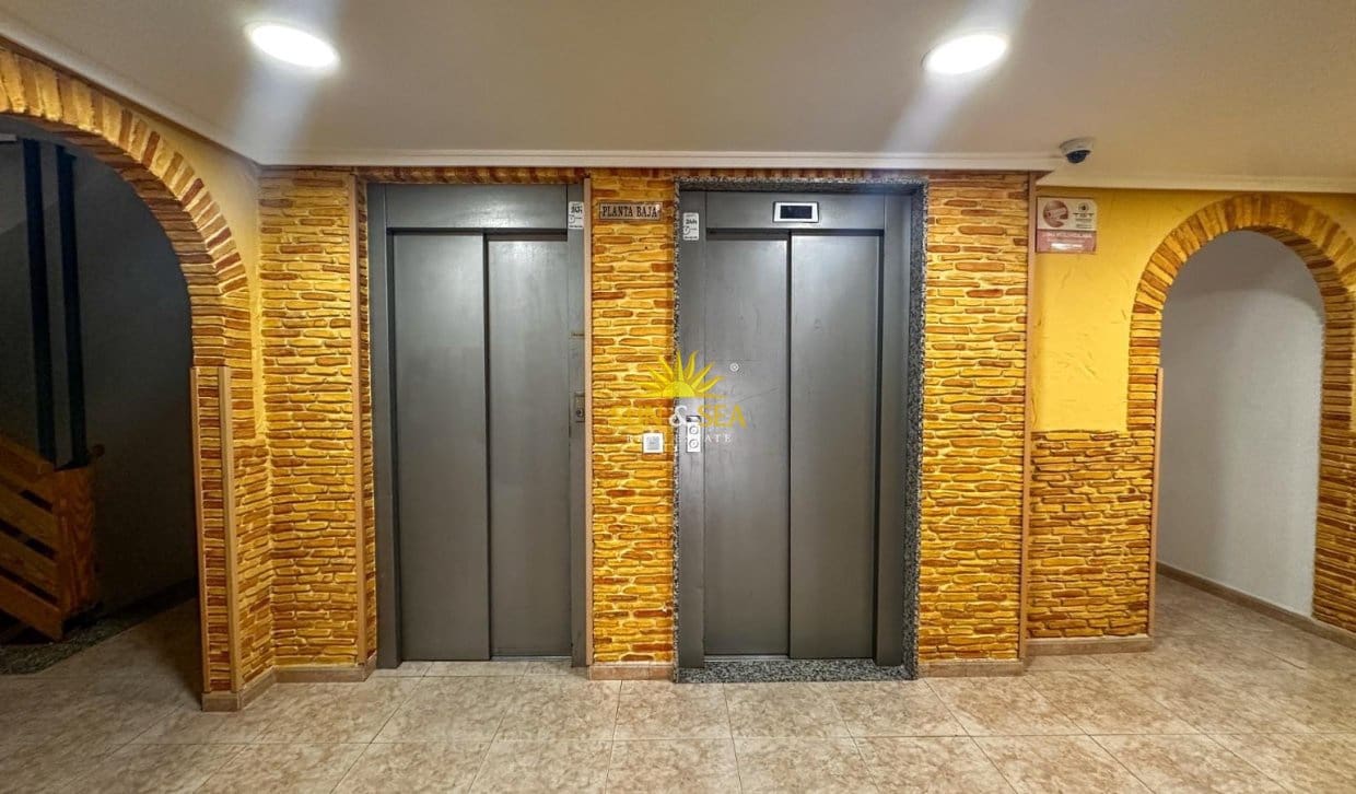 3 soverom Leilighet til salgs i Torrevieja med svømmebasseng - € 199 900 (Ref: 9867692)