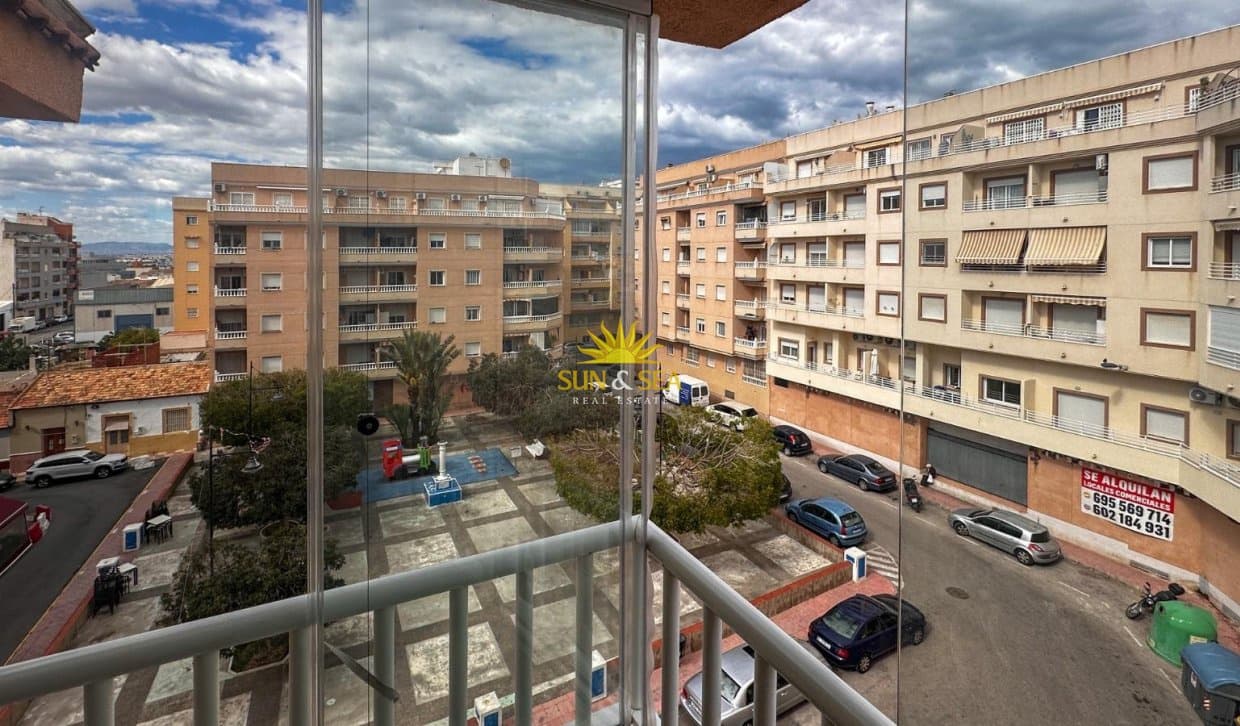 3 soverom Leilighet til salgs i Torrevieja med svømmebasseng - € 199 900 (Ref: 9867692)