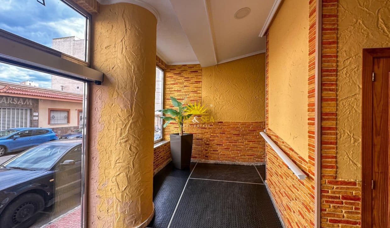 3 soverom Leilighet til salgs i Torrevieja med svømmebasseng - € 199 900 (Ref: 9867692)