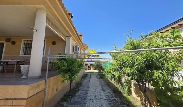 3 soveværelse Villa til salg i Aguas Nuevas, Torrevieja med garage - € 425.000 (Ref: 9867809)