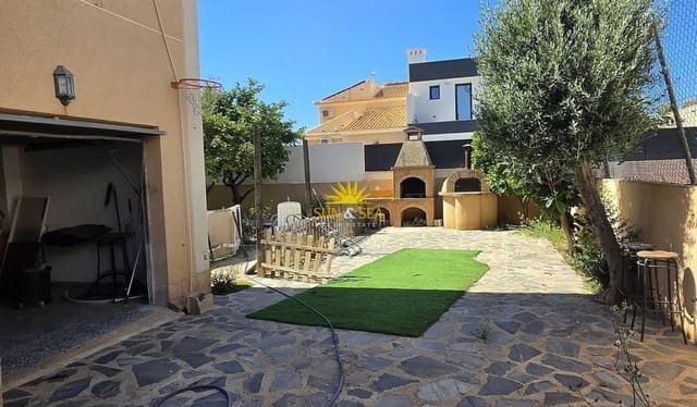 3 soveværelse Villa til salg i Aguas Nuevas, Torrevieja med garage - € 425.000 (Ref: 9867809)