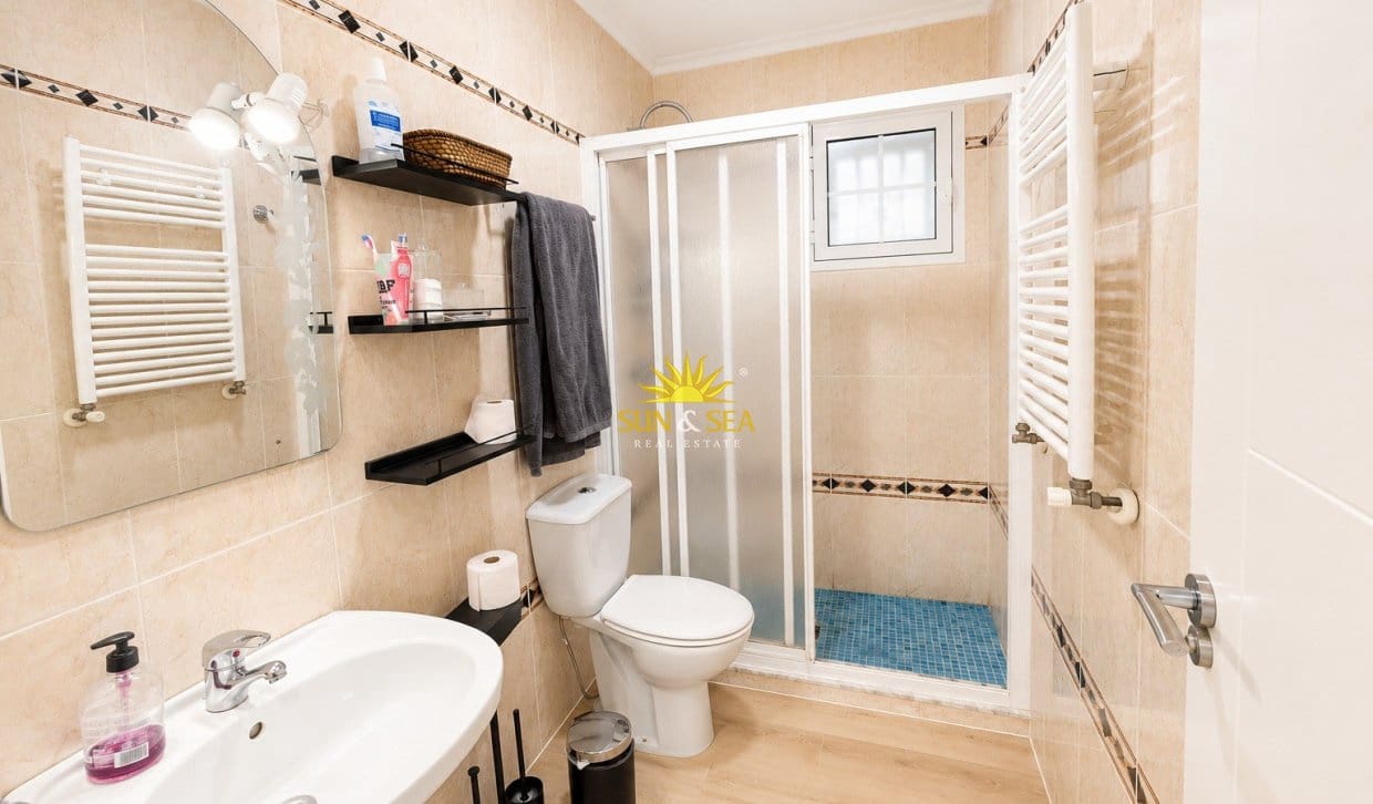 5 bedroom Villa for sale in Torrevieja with pool garage - € 365,000 (Ref: 9867934)