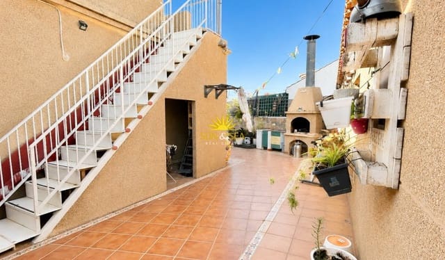 Chalet de 5 habitaciones en El Chaparral, Torrevieja en venta con piscina garaje - 365.000 € (Ref: 9867934)