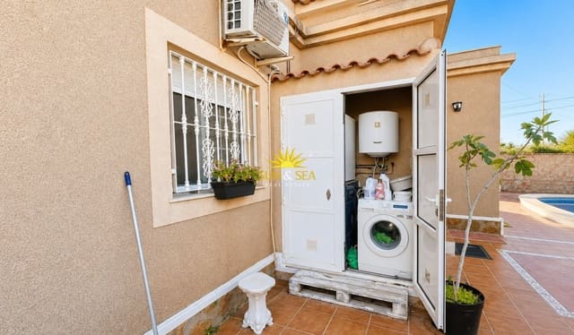 Chalet de 5 habitaciones en El Chaparral, Torrevieja en venta con piscina garaje - 365.000 € (Ref: 9867934)