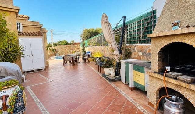 Chalet de 5 habitaciones en El Chaparral, Torrevieja en venta con piscina garaje - 365.000 € (Ref: 9867934)