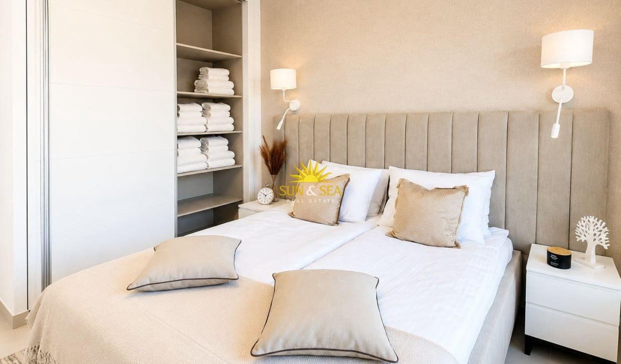 2 makuuhuone Huoneisto myytävänä paikassa Torre de la Horadada mukana uima-altaan - 429 000 € (Ref: 9868024)