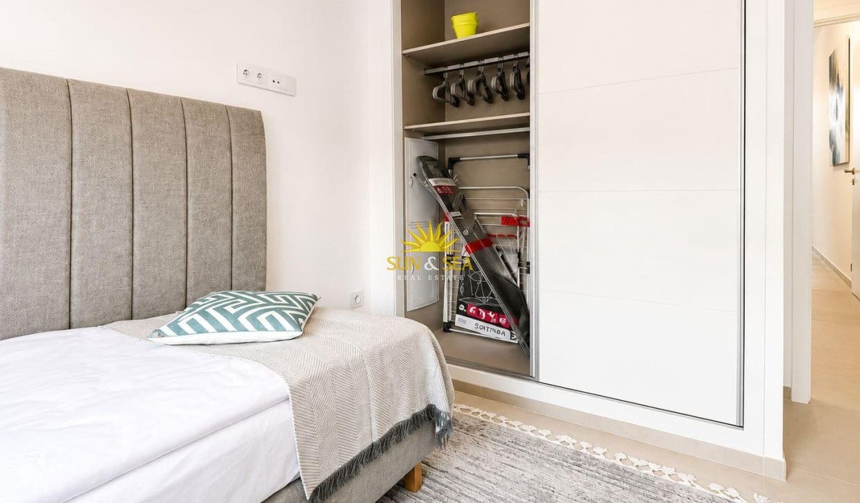 2 makuuhuone Huoneisto myytävänä paikassa Torre de la Horadada mukana uima-altaan - 429 000 € (Ref: 9868024)