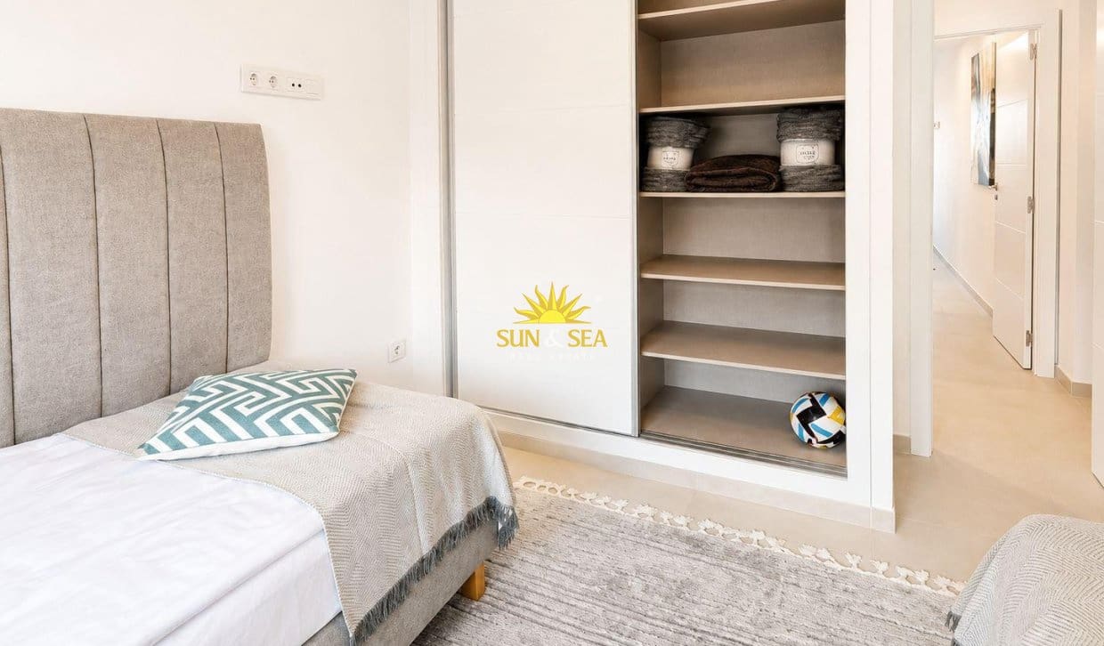 2 makuuhuone Huoneisto myytävänä paikassa Torre de la Horadada mukana uima-altaan - 429 000 € (Ref: 9868024)