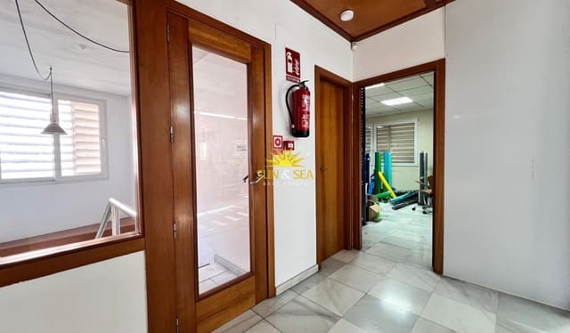 Local Commercial de 2 chambres à louer à Centro, Torrevieja - 4 900 € (Ref: 9872408)