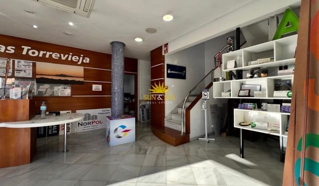 Local Commercial de 2 chambres à louer à Centro, Torrevieja - 4 900 € (Ref: 9872408)