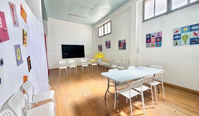 Local Commercial de 4 chambres à louer à Centro - Muelle Pesquero, Torrevieja - 1 300 € (Ref: 9872409)