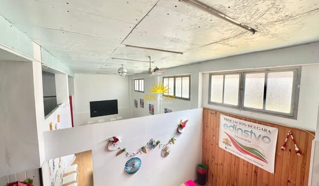Local Commercial de 4 chambres à louer à Centro - Muelle Pesquero, Torrevieja - 1 300 € (Ref: 9872409)