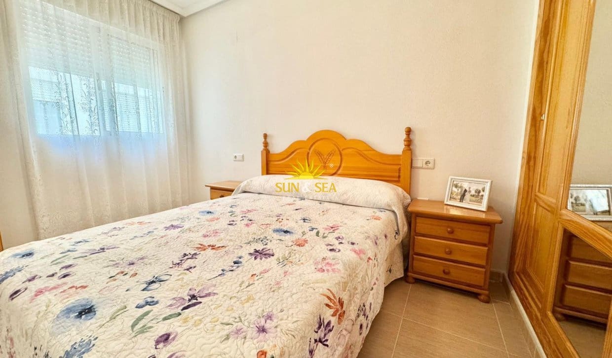2 quarto Apartamento para arrendamento para férias em Guardamar del Segura com Garagem - 800 € (Ref: 9872539)