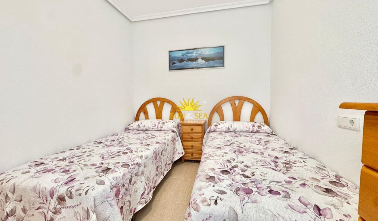 2 quarto Apartamento para arrendamento para férias em Guardamar del Segura com Garagem - 800 € (Ref: 9872539)