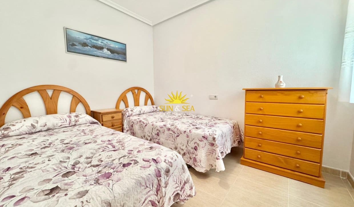 2 quarto Apartamento para arrendamento para férias em Guardamar del Segura com Garagem - 800 € (Ref: 9872539)