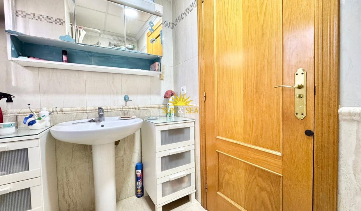 2 soveværelse Lejlighed til leje i Guardamar del Segura med swimmingpool garage - € 800 (Ref: 9872540)