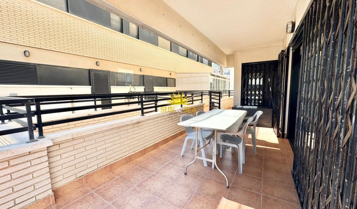 2 soveværelse Lejlighed til leje i Guardamar del Segura med swimmingpool garage - € 800 (Ref: 9872540)