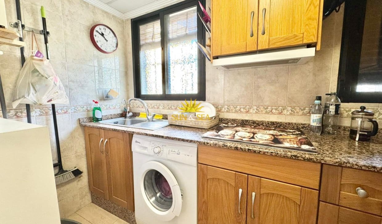 2 soveværelse Lejlighed til leje i Guardamar del Segura med swimmingpool garage - € 800 (Ref: 9872540)
