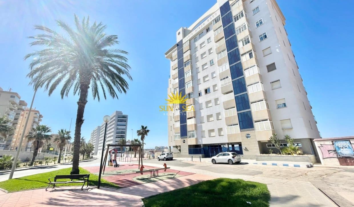 3 bedroom Apartment for holiday rental in La Manga del Mar Menor with garage - € 900 (Ref: 9874224)