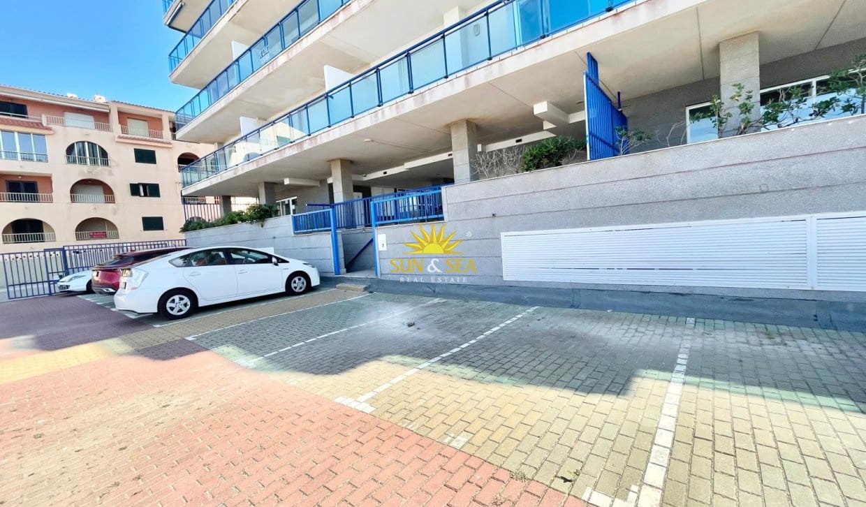 3 bedroom Apartment for holiday rental in La Manga del Mar Menor with garage - € 900 (Ref: 9874224)