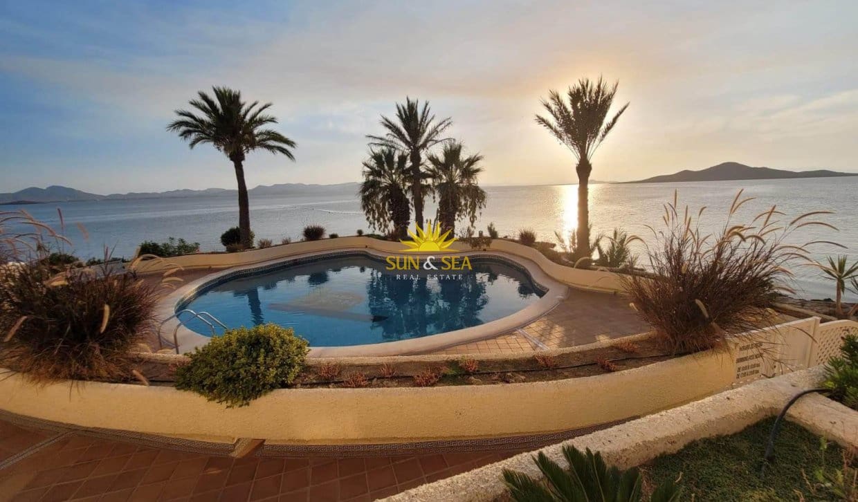 2 bedroom Penthouse for holiday rental in La Manga del Mar Menor with pool garage - € 700 (Ref: 9874386)
