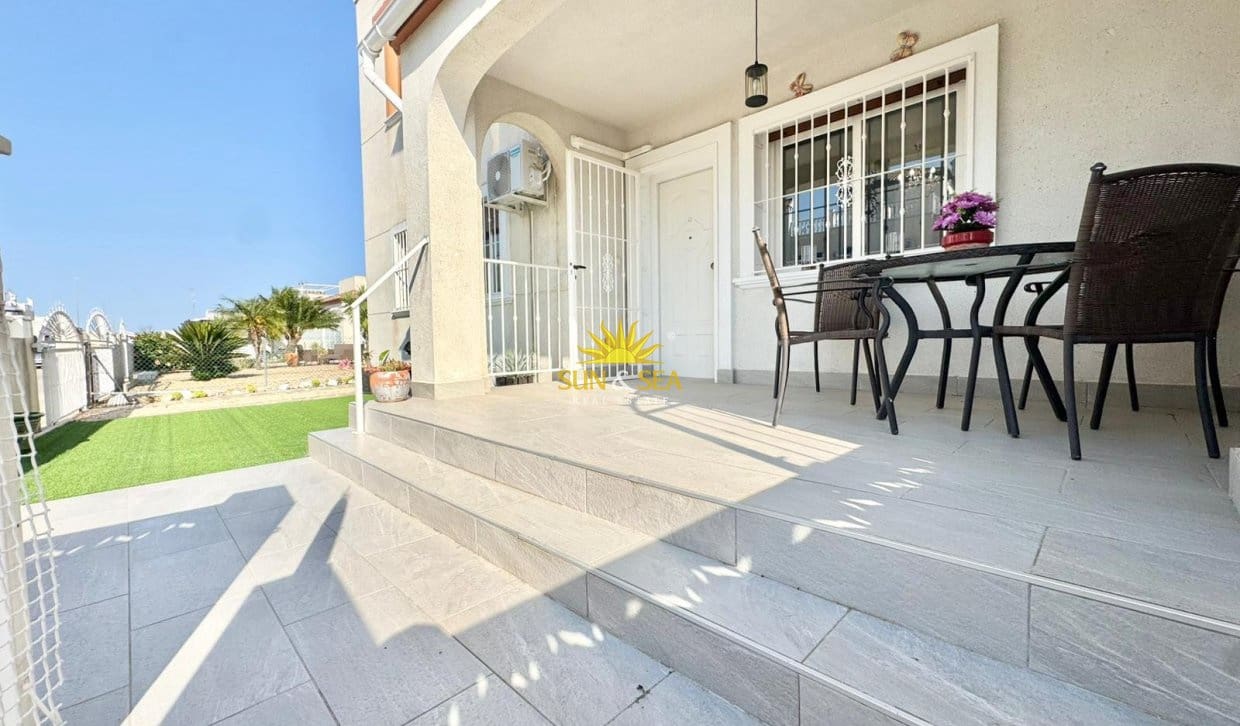 2 bedroom Apartment for rent in Daya Vieja with garage - € 850 (Ref: 9874389)
