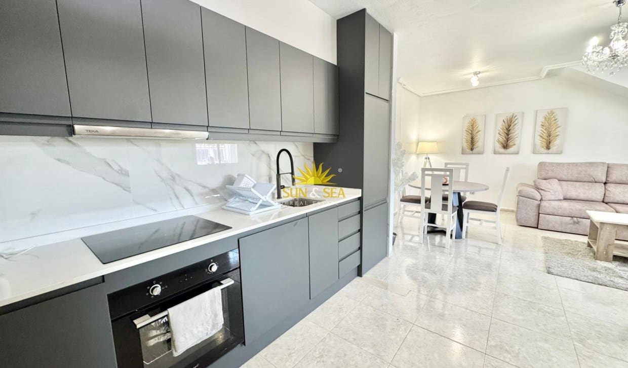 2 bedroom Apartment for rent in Daya Vieja with garage - € 850 (Ref: 9874389)