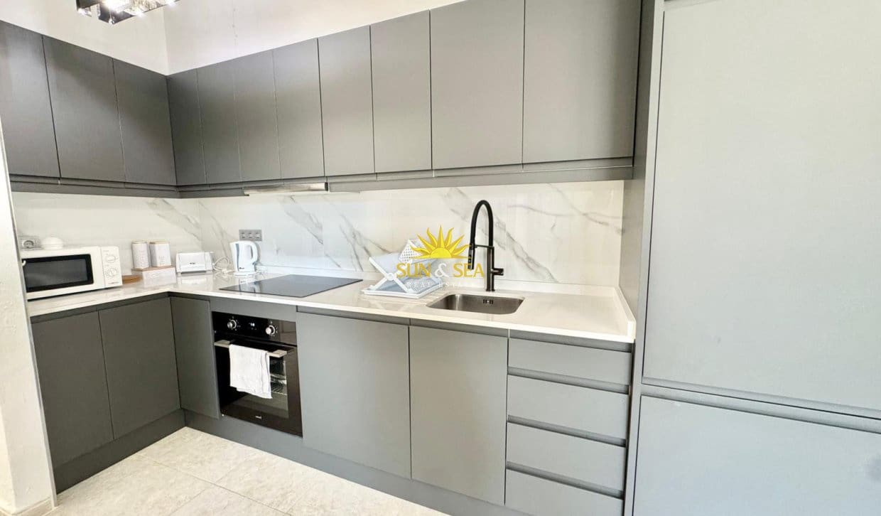 2 bedroom Apartment for rent in Daya Vieja with garage - € 850 (Ref: 9874389)