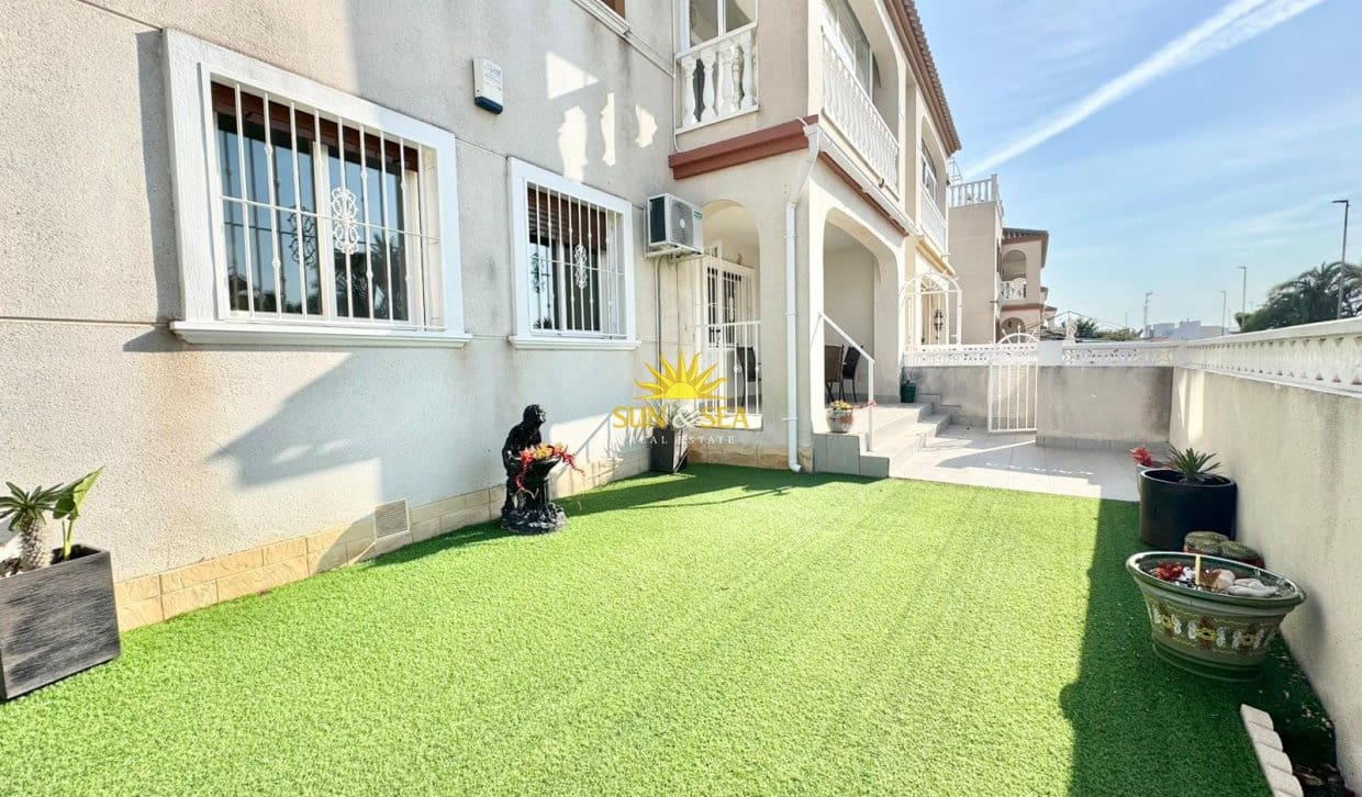 2 bedroom Apartment for rent in Daya Vieja with garage - € 850 (Ref: 9874389)