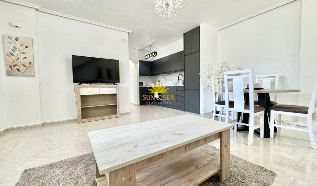 2 bedroom Apartment for rent in Daya Vieja with garage - € 850 (Ref: 9874389)