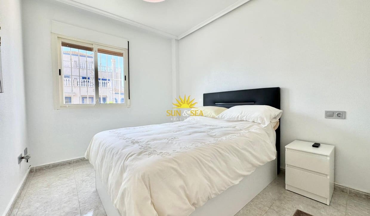 2 bedroom Apartment for rent in Daya Vieja with garage - € 850 (Ref: 9874389)