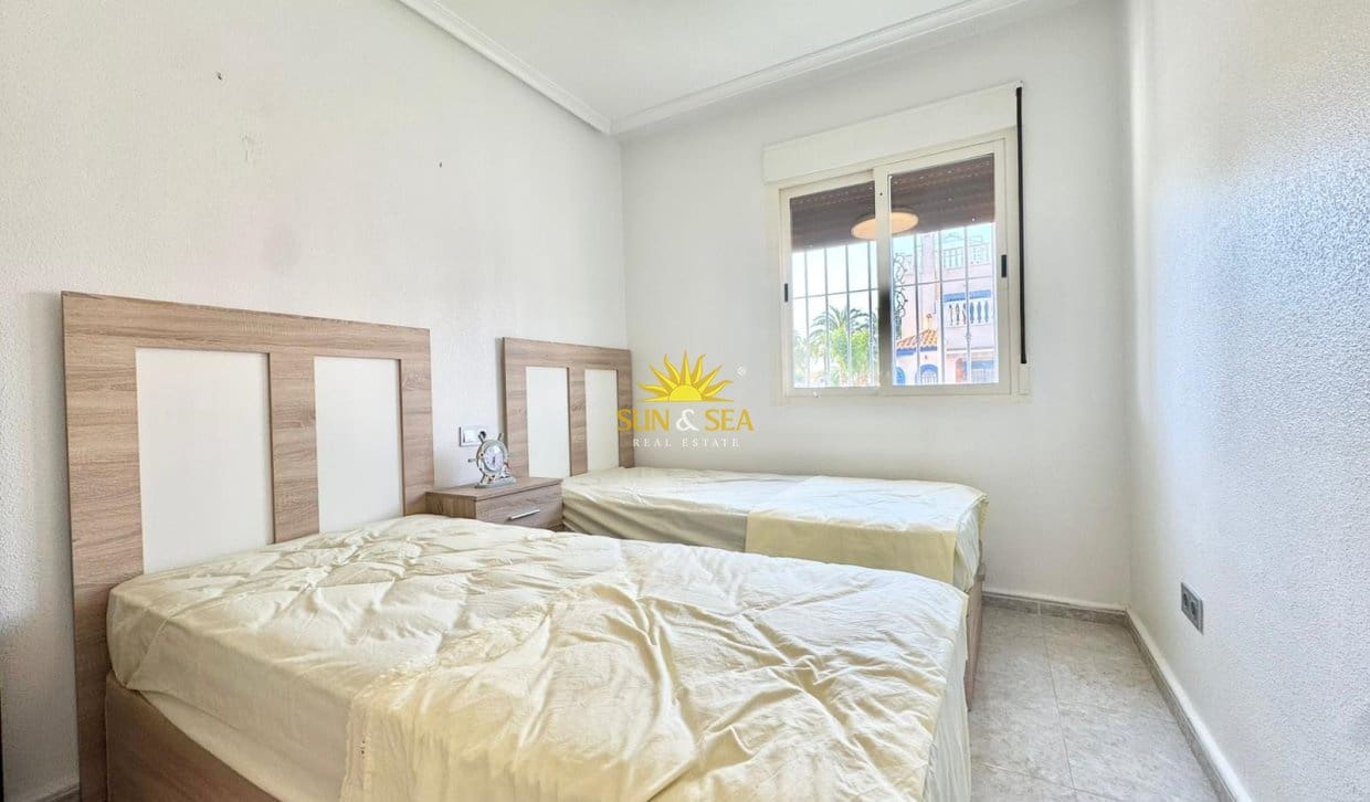 2 bedroom Apartment for rent in Daya Vieja with garage - € 850 (Ref: 9874389)