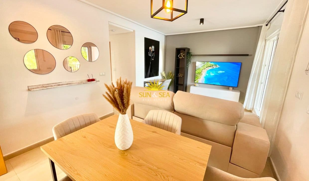 Apartamento de 2 habitaciones en La Torre Golf Resort en alquiler con piscina garaje - 1.150 € (Ref: 9875324)