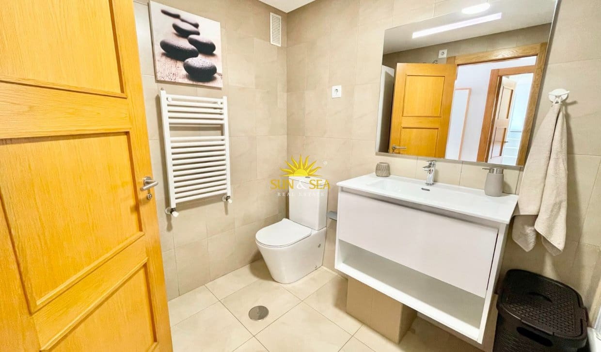 Apartamento de 2 habitaciones en La Torre Golf Resort en alquiler con piscina garaje - 1.150 € (Ref: 9875324)
