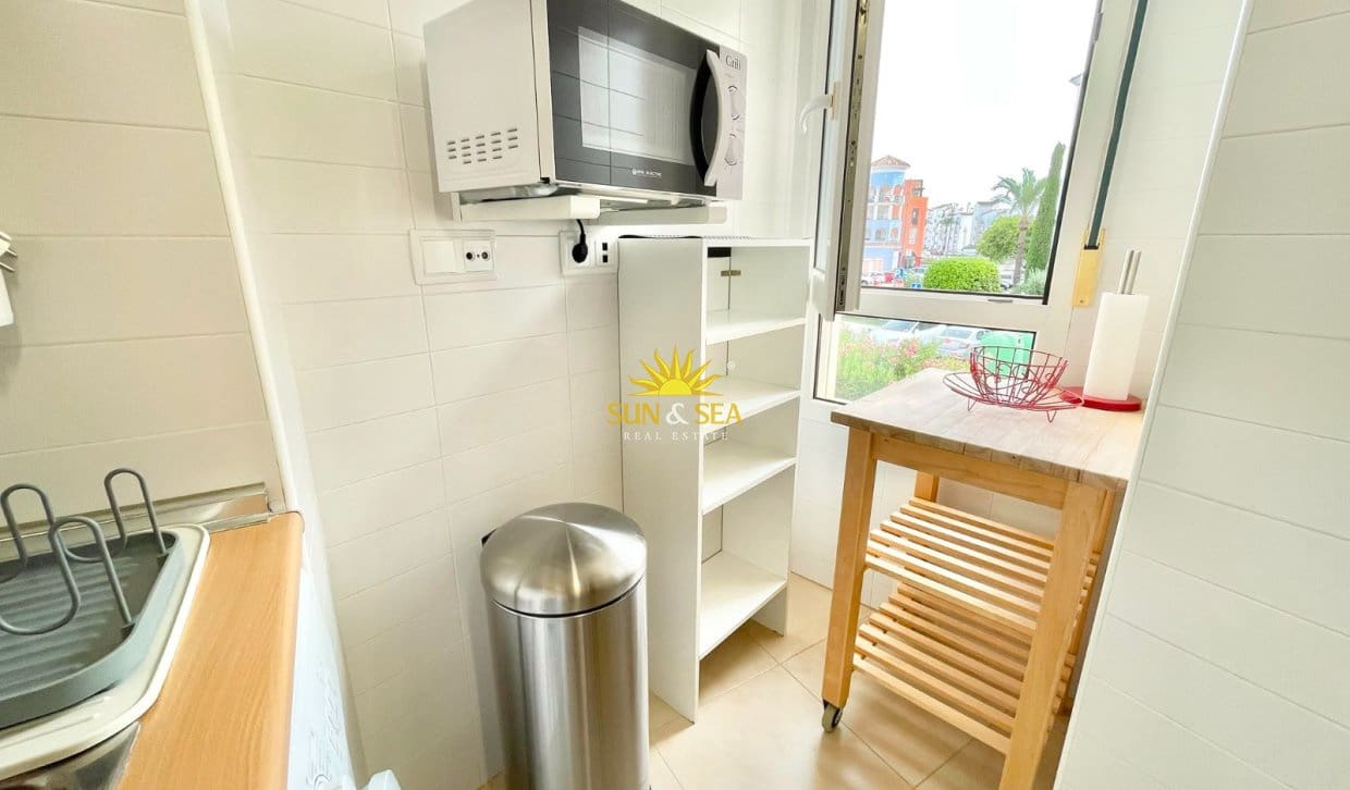 Apartamento de 2 habitaciones en La Torre Golf Resort en alquiler con piscina garaje - 1.150 € (Ref: 9875324)