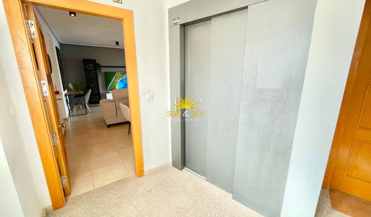 Apartamento de 2 habitaciones en La Torre Golf Resort en alquiler con piscina garaje - 1.150 € (Ref: 9875324)