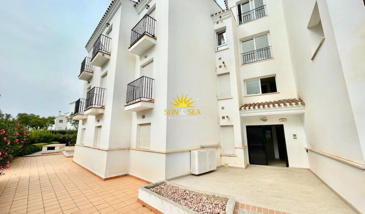 Apartamento de 2 habitaciones en La Torre Golf Resort en alquiler con piscina garaje - 1.150 € (Ref: 9875324)
