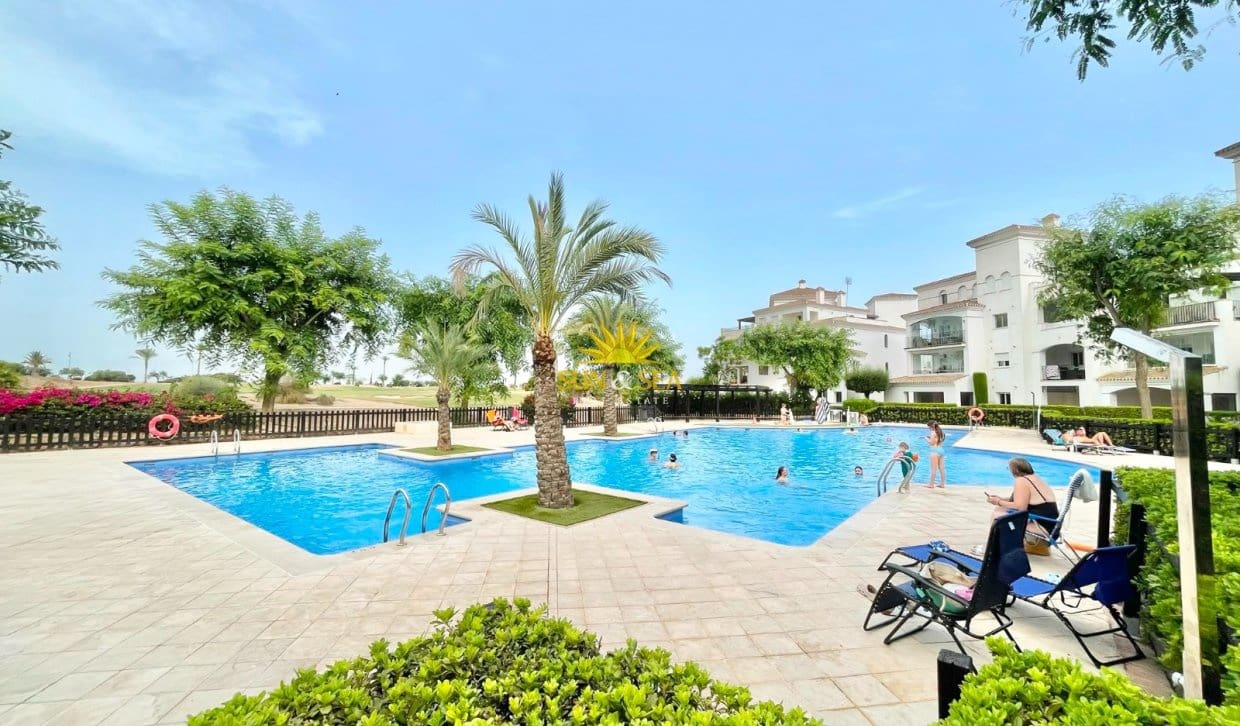 Apartamento de 2 habitaciones en La Torre Golf Resort en alquiler con piscina garaje - 1.150 € (Ref: 9875324)